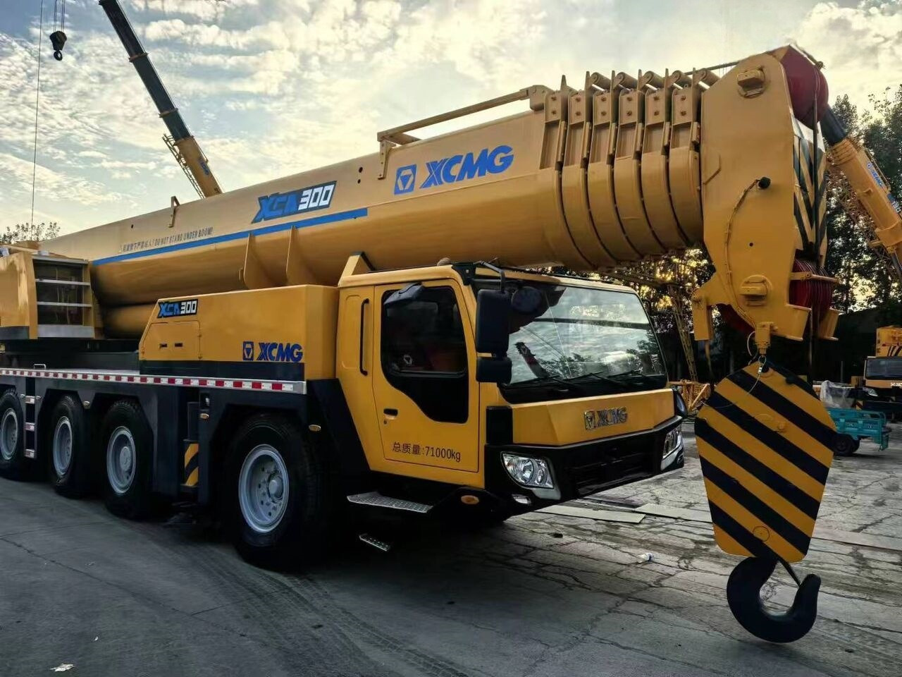 XCMG XCA300 QAY300 QY300K 300Ton Used Mobile Crane - Autojeřáb: obrázek 2 XCMG XCA300 QAY300 QY300K 300Ton Used Mobile Crane - Autojeřáb: obrázek 2