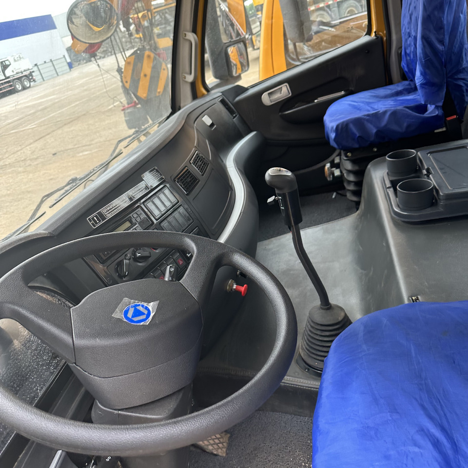 XCMG XCT25L5 QY25K5D QY25K5C QY25K5-I 25ton Used crane - Autojeřáb: obrázek 5 XCMG XCT25L5 QY25K5D QY25K5C QY25K5-I 25ton Used crane - Autojeřáb: obrázek 5