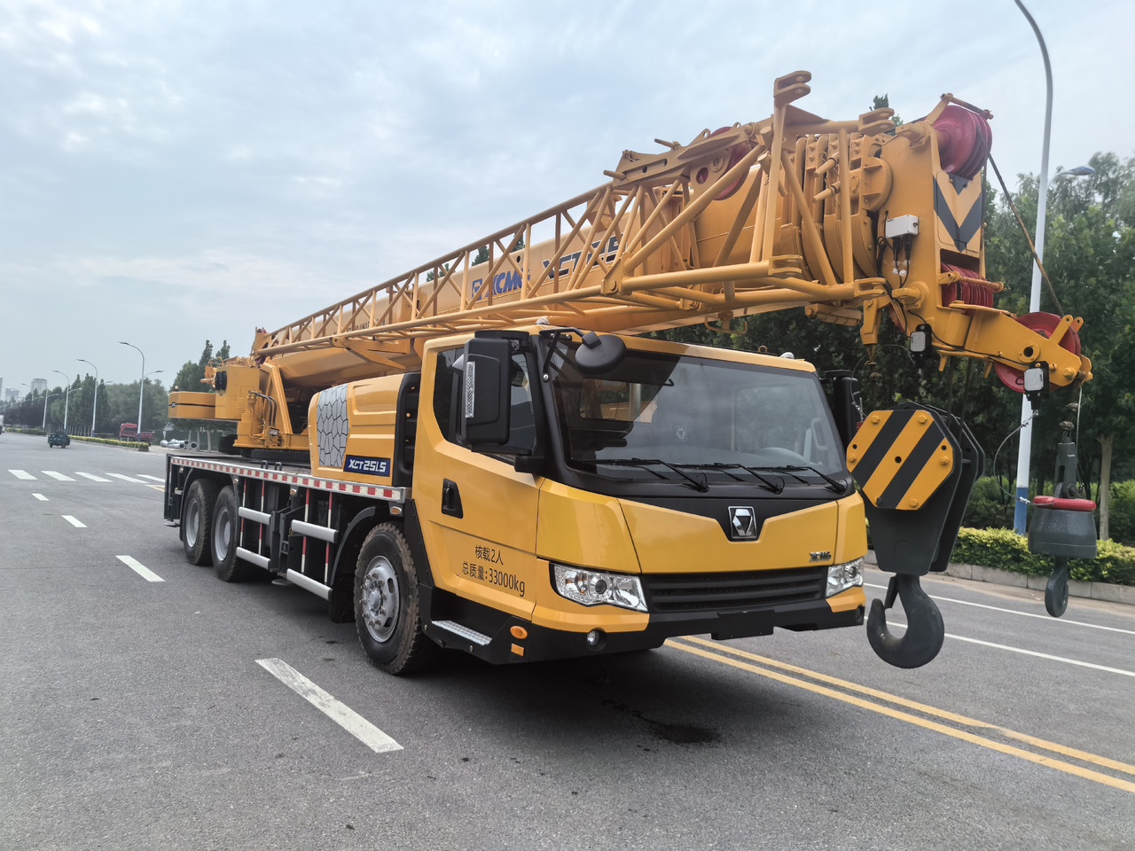XCMG XCT25L5 QY25K5D QY25K5C QY25K5-I 25ton Used crane - Autojeřáb: obrázek 2 XCMG XCT25L5 QY25K5D QY25K5C QY25K5-I 25ton Used crane - Autojeřáb: obrázek 2