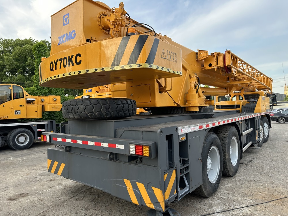 XCMG qy70kc xct75 qy75kc 70ton 75 ton 80 ton 85 ton 90 ton 100 ton 110 ton 130 ton truck crane - Autojeřáb: obrázek 4 XCMG qy70kc xct75 qy75kc 70ton 75 ton 80 ton 85 ton 90 ton 100 ton 110 ton 130 ton truck crane - Autojeřáb: obrázek 4