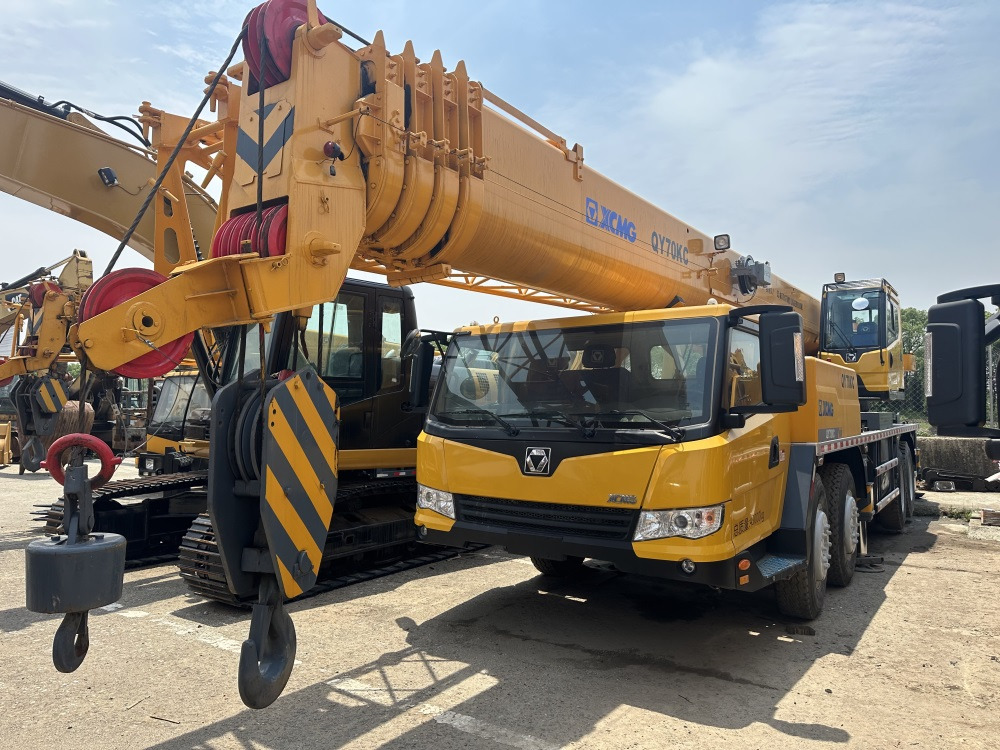 XCMG qy70kc xct75 qy75kc 70ton 75 ton 80 ton 85 ton 90 ton 100 ton 110 ton 130 ton truck crane - Autojeřáb: obrázek 1 XCMG qy70kc xct75 qy75kc 70ton 75 ton 80 ton 85 ton 90 ton 100 ton 110 ton 130 ton truck crane - Autojeřáb: obrázek 1