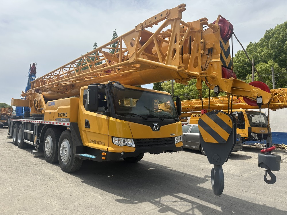 XCMG qy70kc xct75 qy75kc 70ton 75 ton 80 ton 85 ton 90 ton 100 ton 110 ton 130 ton truck crane - Autojeřáb: obrázek 2 XCMG qy70kc xct75 qy75kc 70ton 75 ton 80 ton 85 ton 90 ton 100 ton 110 ton 130 ton truck crane - Autojeřáb: obrázek 2