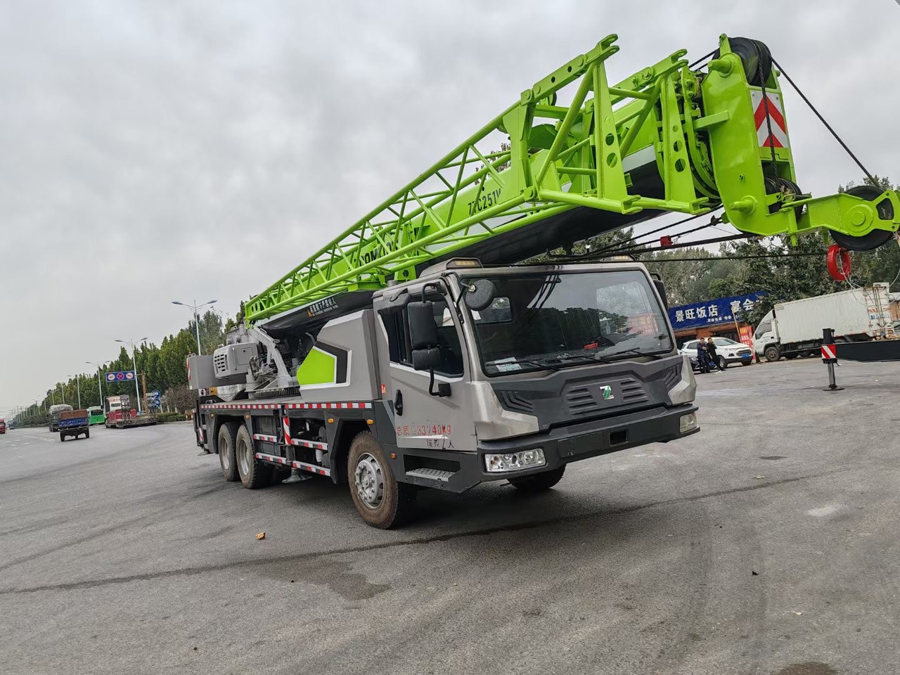 ZOOMLION ZTC251V 25 TON TRUCK CRANE - Autojeřáb: obrázek 2 ZOOMLION ZTC251V 25 TON TRUCK CRANE - Autojeřáb: obrázek 2