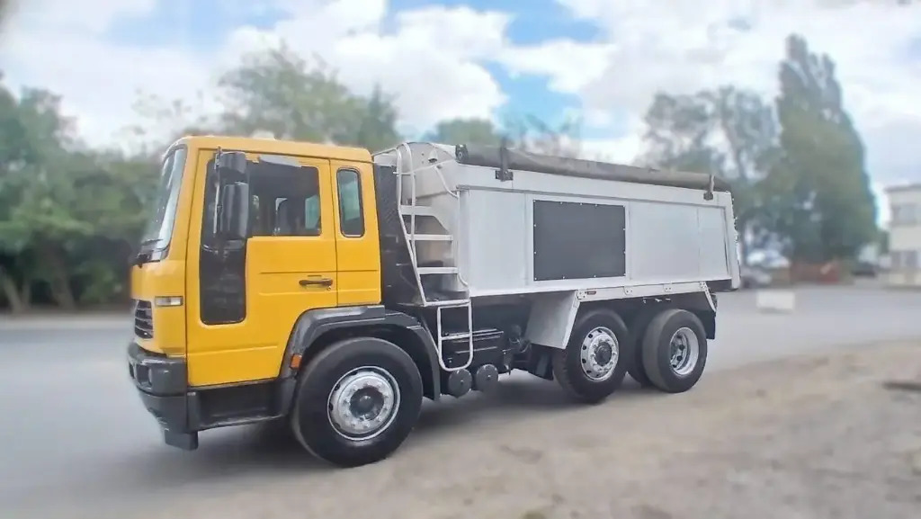 Volvo Tipper (KXS) - Sklápěč: obrázek 1 Volvo Tipper (KXS) - Sklápěč: obrázek 1