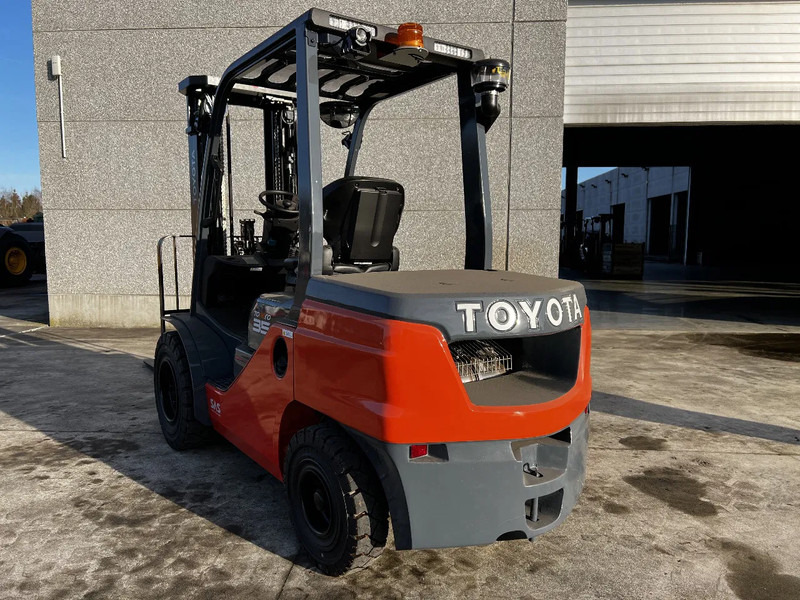 Toyota 52-8FDJF35 TONERO 35 (NEW) (6x in Stock) - Dieselový vysokozdvižný vozík: obrázek 3 Toyota 52-8FDJF35 TONERO 35 (NEW) (6x in Stock) - Dieselový vysokozdvižný vozík: obrázek 3
