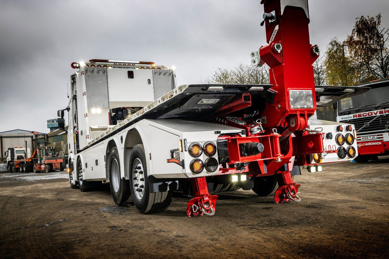 Scania R560 ET12000 R560 B8x26NB NEW in White or RED - Odtahovka: obrázek 2 Scania R560 ET12000 R560 B8x26NB NEW in White or RED - Odtahovka: obrázek 2