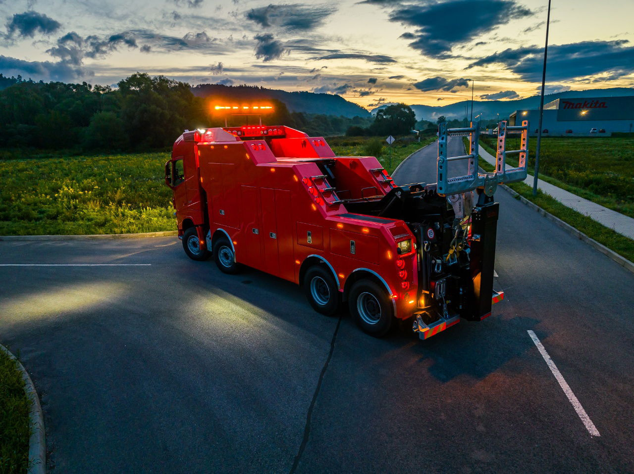 Volvo FH NEW ER4120 5 winches T-REX Volvo FH 540 8x4 WB6,0 White or RED - Odtahovka: obrázek 3 Volvo FH NEW ER4120 5 winches T-REX Volvo FH 540 8x4 WB6,0 White or RED - Odtahovka: obrázek 3