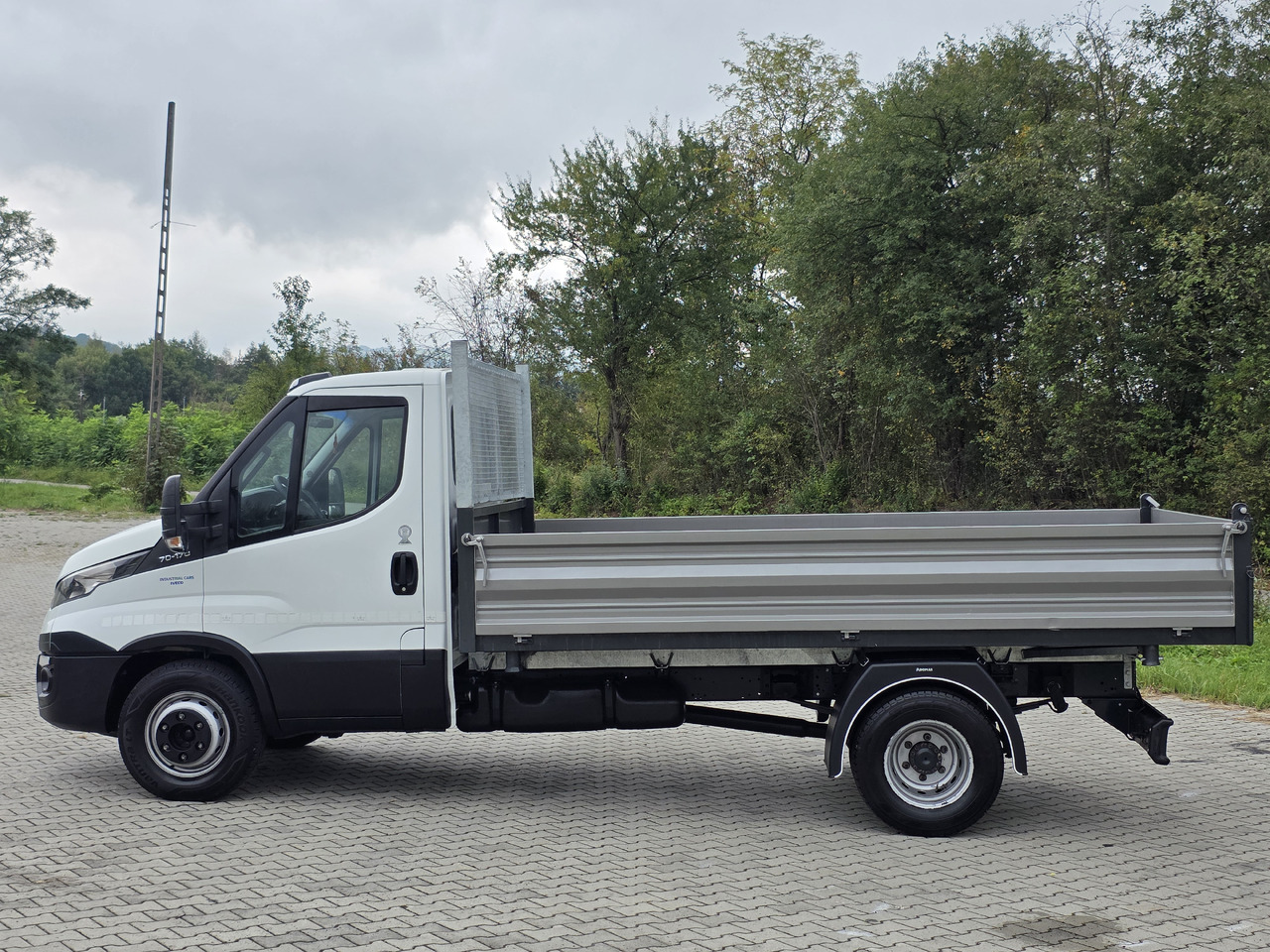 IVECO Daily 70c-17 Wywrotka 3.80 M ! Kiper 3-Stronny ! Klima ! 3.0 HPI * 170 Hp ! Super Stan ! Z Włoch ! leasing IVECO Daily 70c-17 Wywrotka 3.80 M ! Kiper 3-Stronny ! Klima ! 3.0 HPI * 170 Hp ! Super Stan ! Z Włoch !: obrázek 13 IVECO Daily 70c-17 Wywrotka 3.80 M ! Kiper 3-Stronny ! Klima ! 3.0 HPI * 170 Hp ! Super Stan ! Z Włoch ! leasing IVECO Daily 70c-17 Wywrotka 3.80 M ! Kiper 3-Stronny ! Klima ! 3.0 HPI * 170 Hp ! Super Stan ! Z Włoch !: obrázek 13
