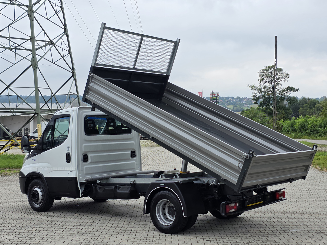 IVECO Daily 70c-17 Wywrotka 3.80 M ! Kiper 3-Stronny ! Klima ! 3.0 HPI * 170 Hp ! Super Stan ! Z Włoch ! leasing IVECO Daily 70c-17 Wywrotka 3.80 M ! Kiper 3-Stronny ! Klima ! 3.0 HPI * 170 Hp ! Super Stan ! Z Włoch !: obrázek 6 IVECO Daily 70c-17 Wywrotka 3.80 M ! Kiper 3-Stronny ! Klima ! 3.0 HPI * 170 Hp ! Super Stan ! Z Włoch ! leasing IVECO Daily 70c-17 Wywrotka 3.80 M ! Kiper 3-Stronny ! Klima ! 3.0 HPI * 170 Hp ! Super Stan ! Z Włoch !: obrázek 6