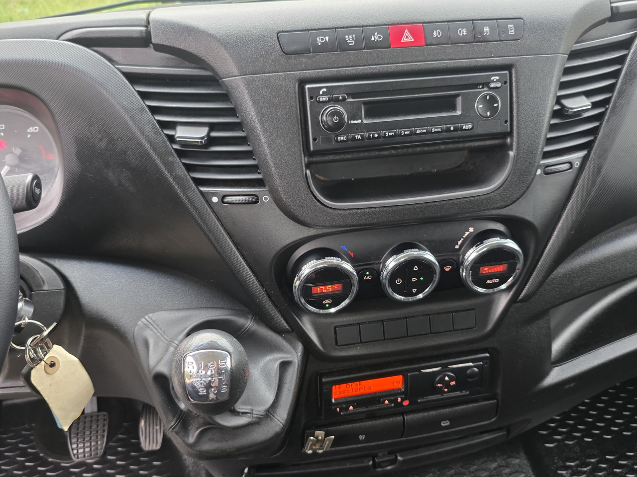 IVECO Daily 70c-17 Wywrotka 3.80 M ! Kiper 3-Stronny ! Klima ! 3.0 HPI * 170 Hp ! Super Stan ! Z Włoch ! leasing IVECO Daily 70c-17 Wywrotka 3.80 M ! Kiper 3-Stronny ! Klima ! 3.0 HPI * 170 Hp ! Super Stan ! Z Włoch !: obrázek 32 IVECO Daily 70c-17 Wywrotka 3.80 M ! Kiper 3-Stronny ! Klima ! 3.0 HPI * 170 Hp ! Super Stan ! Z Włoch ! leasing IVECO Daily 70c-17 Wywrotka 3.80 M ! Kiper 3-Stronny ! Klima ! 3.0 HPI * 170 Hp ! Super Stan ! Z Włoch !: obrázek 32