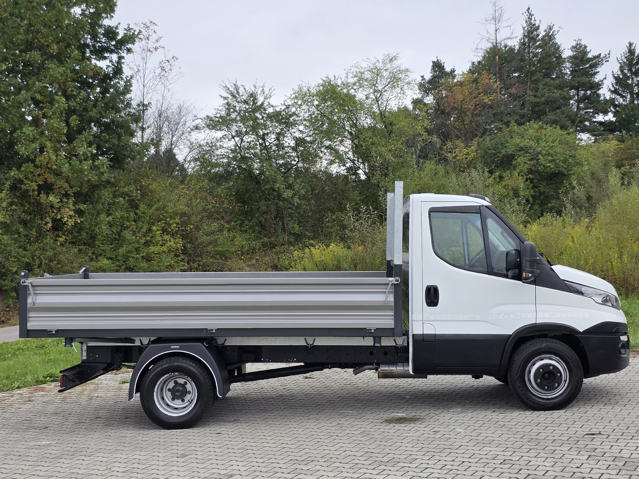 IVECO Daily 70c-17 Wywrotka 3.80 M ! Kiper 3-Stronny ! Klima ! 3.0 HPI * 170 Hp ! Super Stan ! Z Włoch ! leasing IVECO Daily 70c-17 Wywrotka 3.80 M ! Kiper 3-Stronny ! Klima ! 3.0 HPI * 170 Hp ! Super Stan ! Z Włoch !: obrázek 12 IVECO Daily 70c-17 Wywrotka 3.80 M ! Kiper 3-Stronny ! Klima ! 3.0 HPI * 170 Hp ! Super Stan ! Z Włoch ! leasing IVECO Daily 70c-17 Wywrotka 3.80 M ! Kiper 3-Stronny ! Klima ! 3.0 HPI * 170 Hp ! Super Stan ! Z Włoch !: obrázek 12