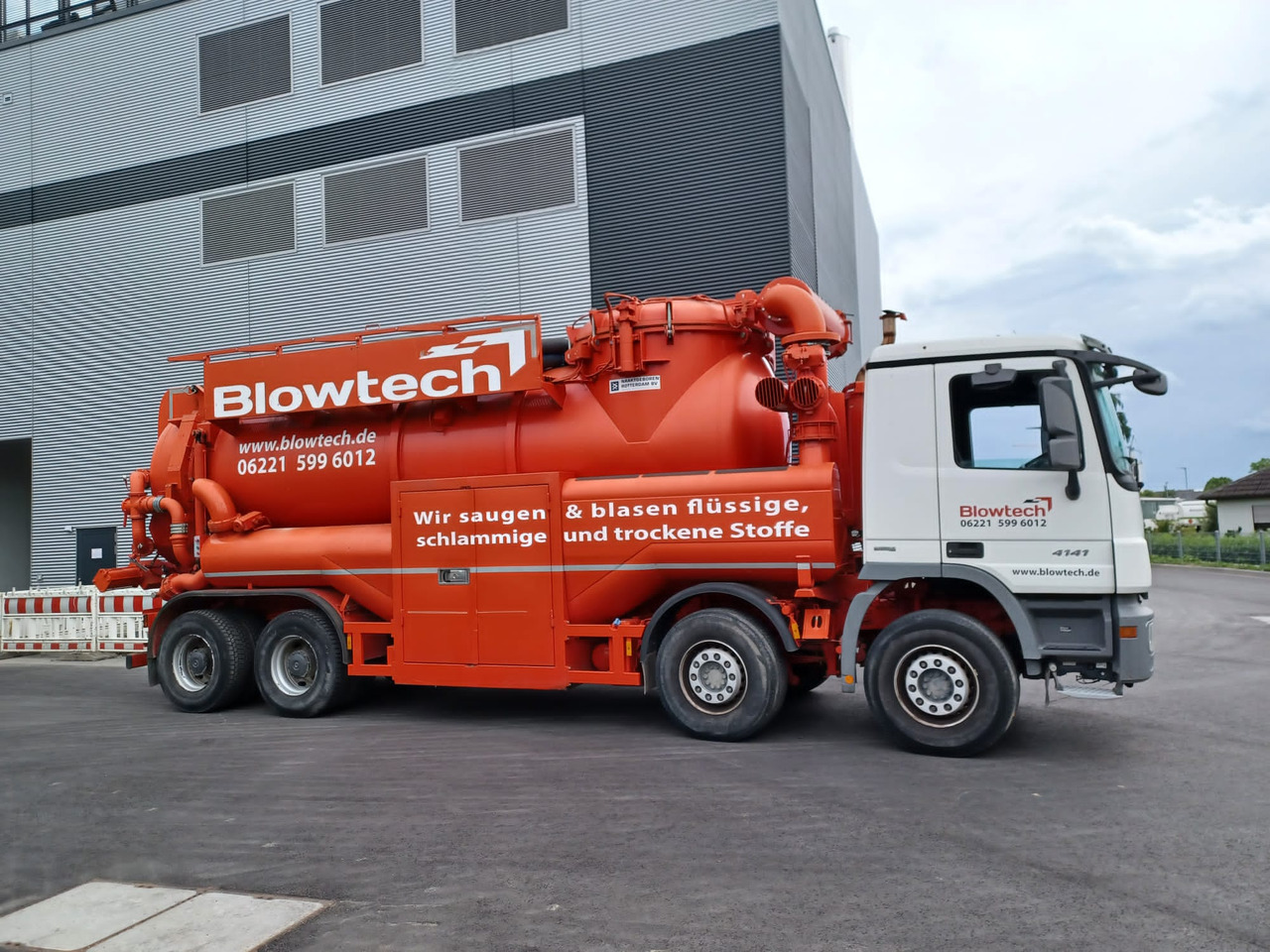 MERCEDES-BENZ Naaktgeboren Vacu-Press 8000 High-Lift V2A less km+hours! - Čistič odpadových jam: obrázek 1 MERCEDES-BENZ Naaktgeboren Vacu-Press 8000 High-Lift V2A less km+hours! - Čistič odpadových jam: obrázek 1