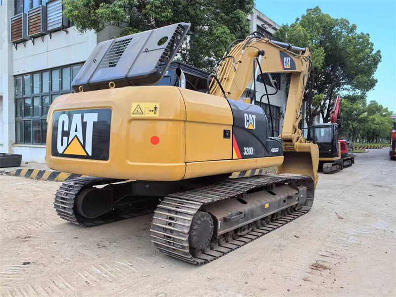 Caterpillar 320D2 - Pásové rýpadlo: obrázek 2 Caterpillar 320D2 - Pásové rýpadlo: obrázek 2