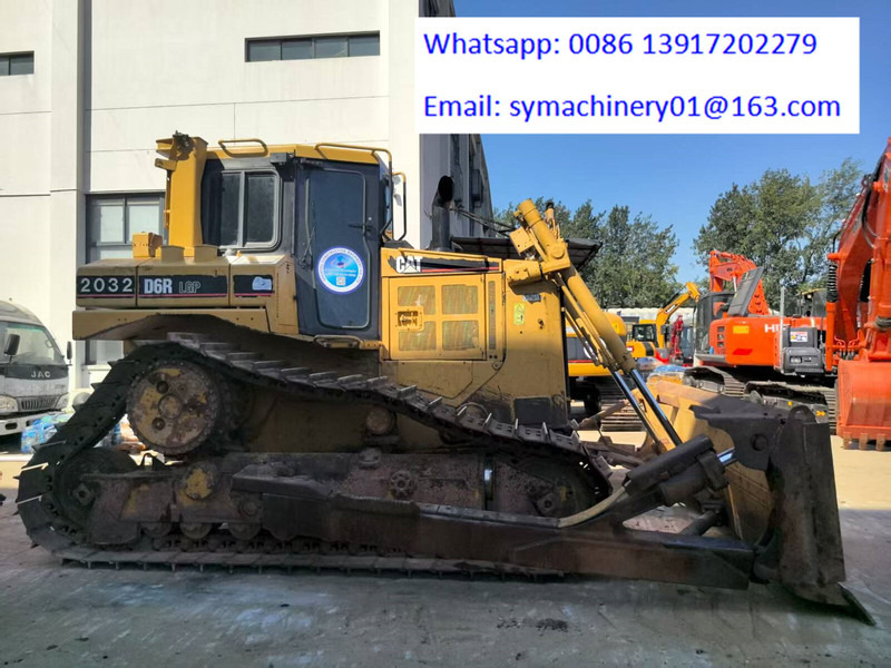 Caterpillar D6R - Buldozer: obrázek 2 Caterpillar D6R - Buldozer: obrázek 2