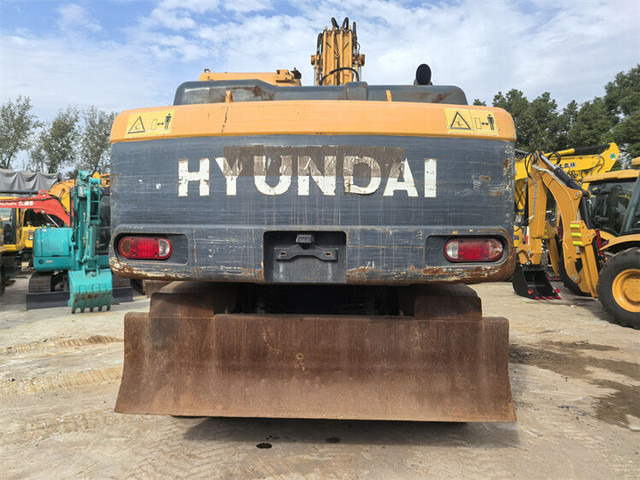 Hyundai R210W-9S - Kolesové rýpadlo: obrázek 5 Hyundai R210W-9S - Kolesové rýpadlo: obrázek 5