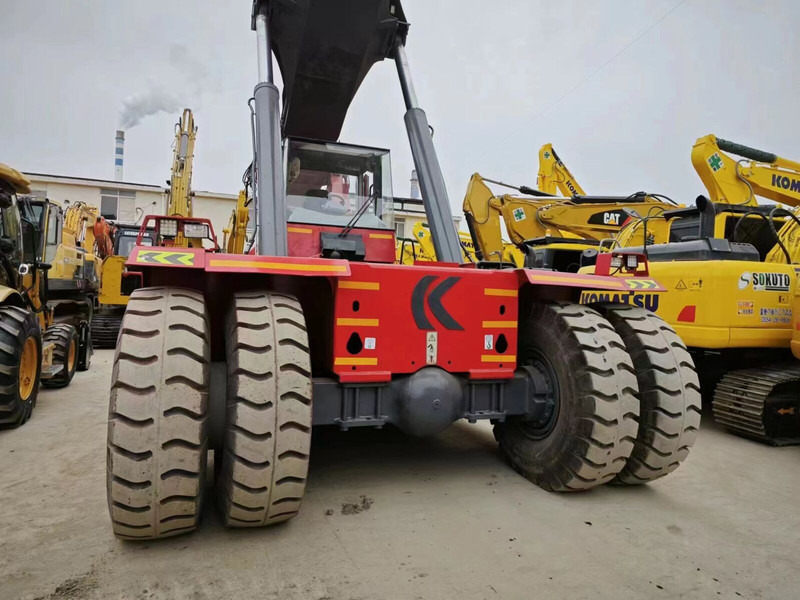 Kalmar DRF450 - Reach stacker: obrázek 5 Kalmar DRF450 - Reach stacker: obrázek 5