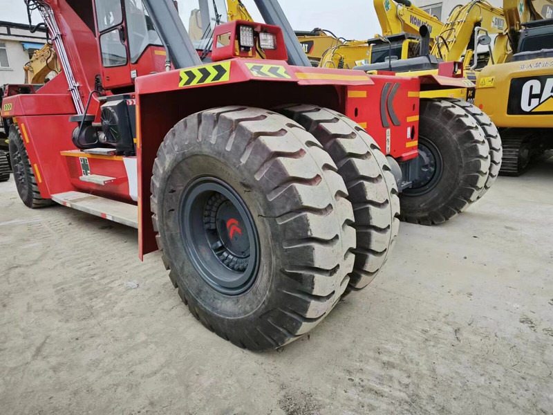 Reach stacker Kalmar DRF450: obrázek 7 Reach stacker Kalmar DRF450: obrázek 7