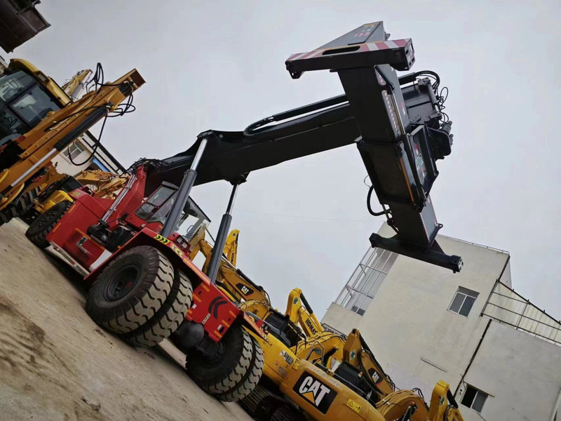 Reach stacker Kalmar DRF450: obrázek 10 Reach stacker Kalmar DRF450: obrázek 10