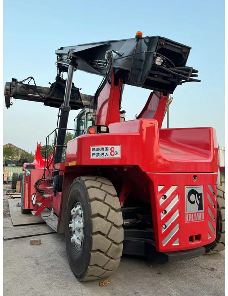 Kalmar DRU450 - Reach stacker: obrázek 5 Kalmar DRU450 - Reach stacker: obrázek 5
