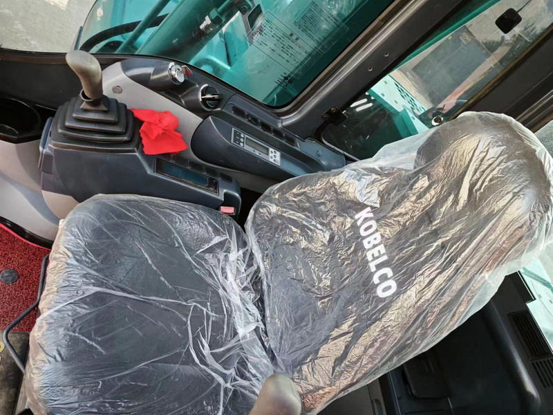 Mini rýpadlo Kobelco SK75: obrázek 11