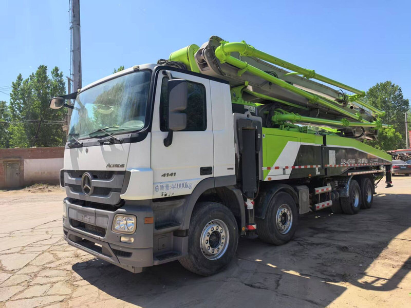 Mercedes-Benz Actros - Stacionární čerpadlo betonu: obrázek 4 Mercedes-Benz Actros - Stacionární čerpadlo betonu: obrázek 4