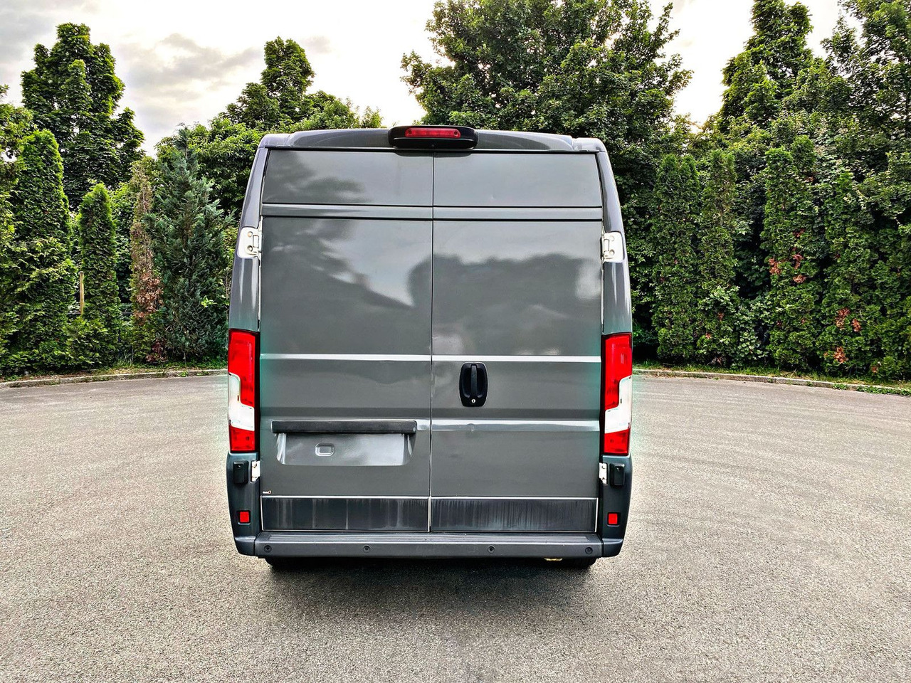 Peugeot Boxer Kasten Hoch 335 L3H2Pro|5Sitzer|Kamera|19% - Furgon, Dodávka s dvojitou kabinou: obrázek 4 Peugeot Boxer Kasten Hoch 335 L3H2Pro|5Sitzer|Kamera|19% - Furgon, Dodávka s dvojitou kabinou: obrázek 4