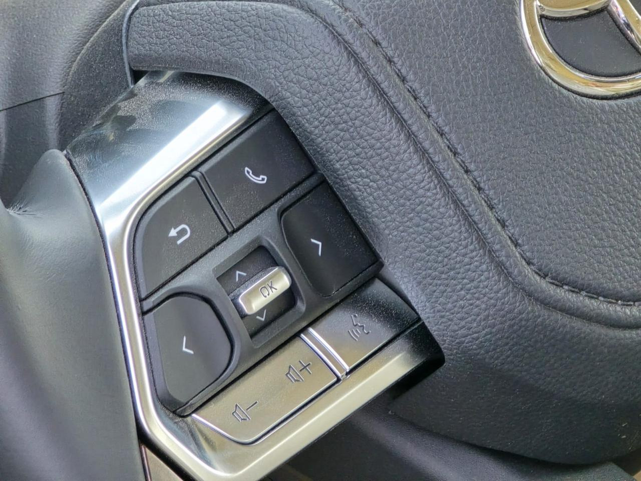 Land Cruiser GXR 3.5L Twin Turbo - Osobní auto: obrázek 5 Land Cruiser GXR 3.5L Twin Turbo - Osobní auto: obrázek 5