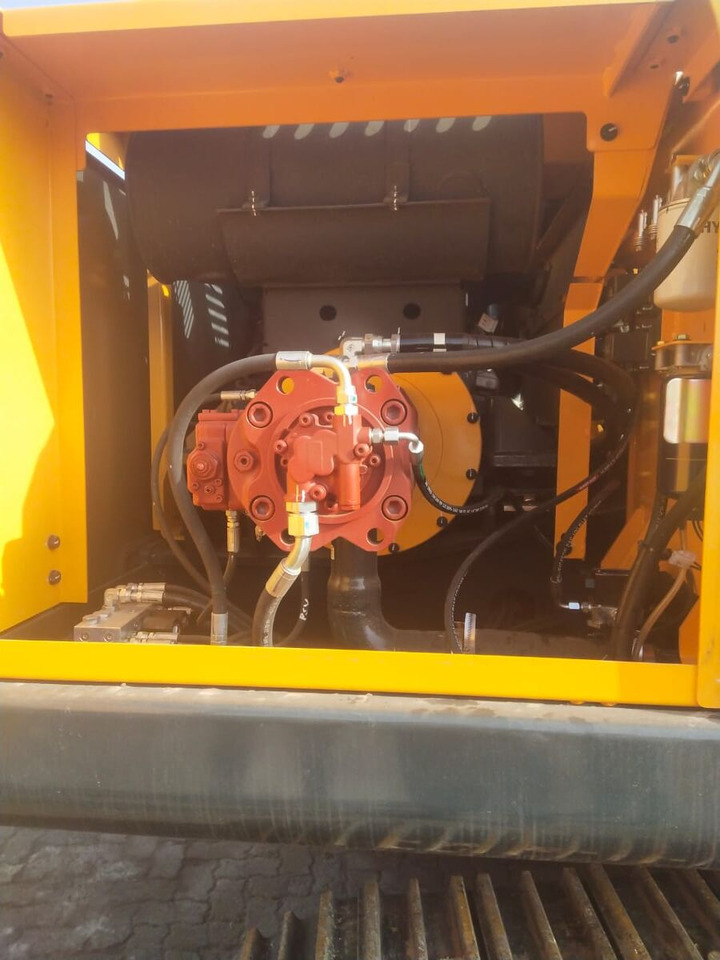 New Hyundai R210 tracked excavator - Pásové rýpadlo: obrázek 2 New Hyundai R210 tracked excavator - Pásové rýpadlo: obrázek 2