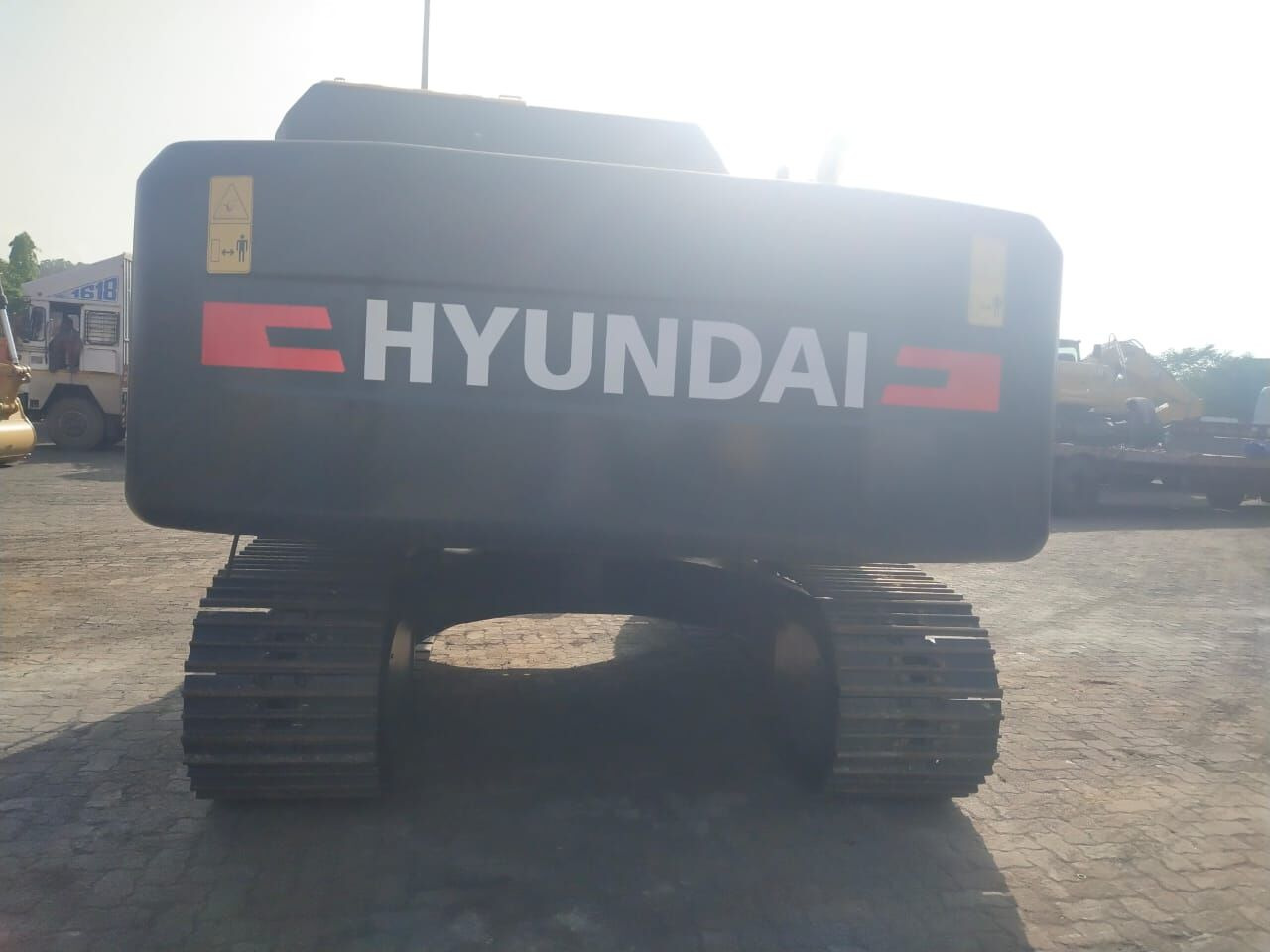 New Hyundai R210 tracked excavator - Pásové rýpadlo: obrázek 5 New Hyundai R210 tracked excavator - Pásové rýpadlo: obrázek 5