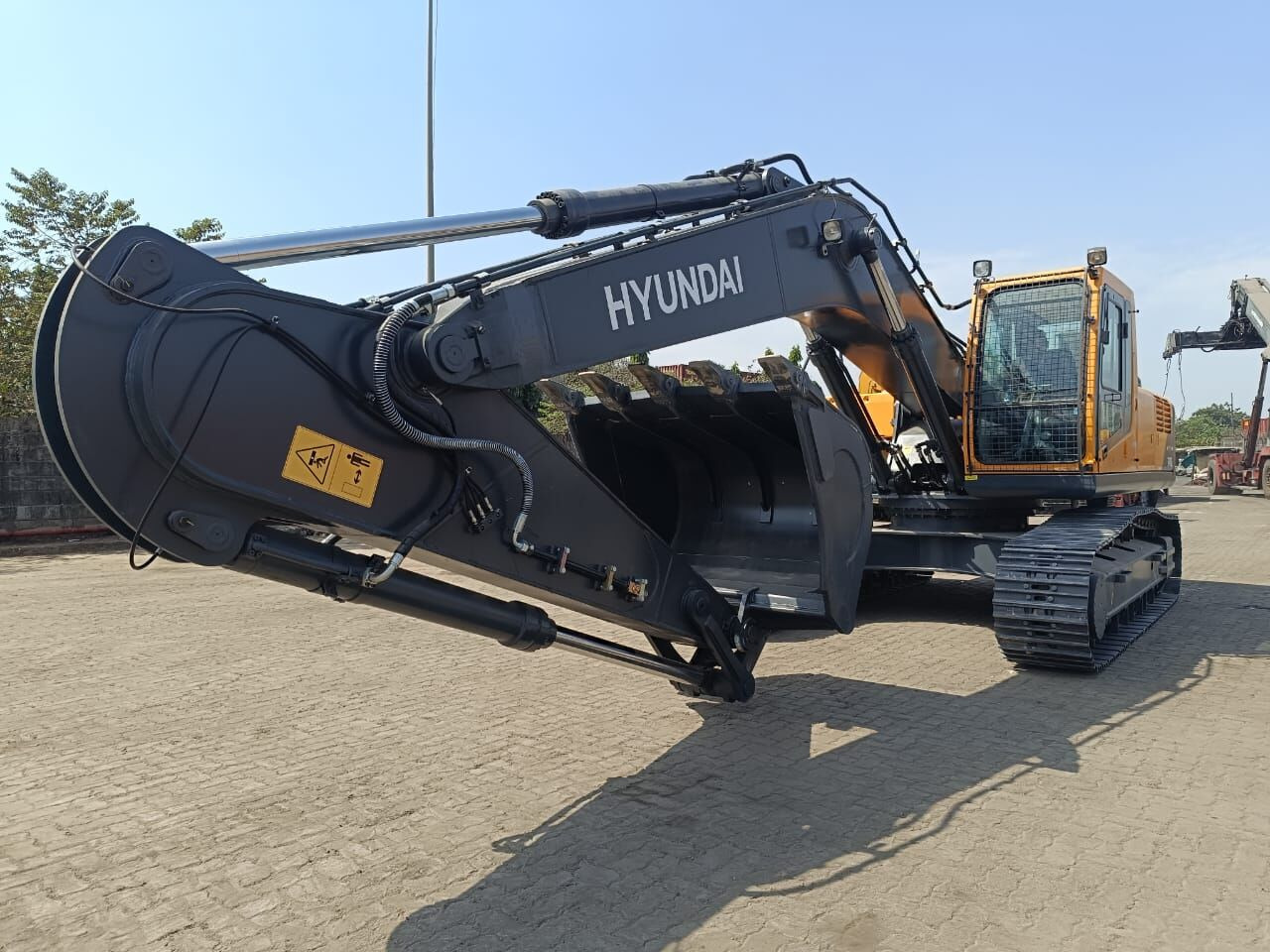 New Hyundai R340 tracked excavator - Pásové rýpadlo: obrázek 3 New Hyundai R340 tracked excavator - Pásové rýpadlo: obrázek 3