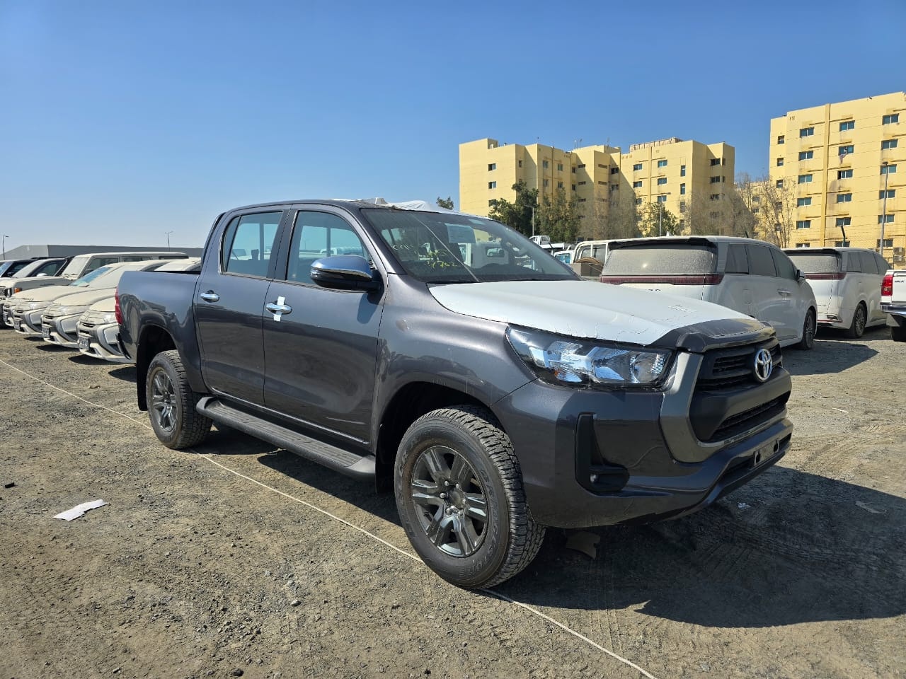 TOYOTA HILUX ACTIVE DOUBLE CAB - Pick-up, Dodávka s dvojitou kabinou: obrázek 2 TOYOTA HILUX ACTIVE DOUBLE CAB - Pick-up, Dodávka s dvojitou kabinou: obrázek 2