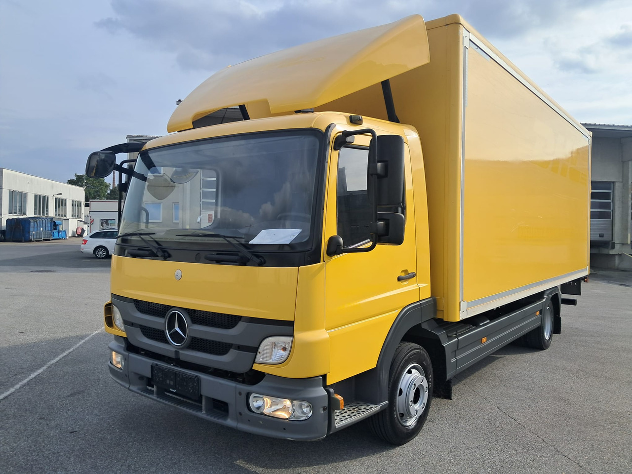 MERCEDES-BENZ ATEGO 8 16 Koffer mit LBW | Schalter | EZ 2013 - Skříňový nákladní auto: obrázek 1 MERCEDES-BENZ ATEGO 8 16 Koffer mit LBW | Schalter | EZ 2013 - Skříňový nákladní auto: obrázek 1