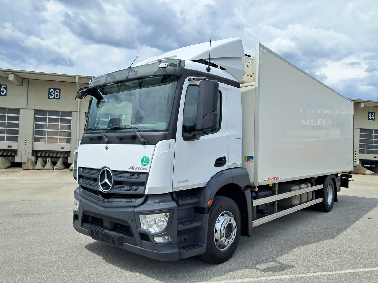 MERCEDES-BENZ Antos 2135 Kühlkoffer | Supra 850 | Standheizung - Chladírenský nákladní automobil: obrázek 1 MERCEDES-BENZ Antos 2135 Kühlkoffer | Supra 850 | Standheizung - Chladírenský nákladní automobil: obrázek 1