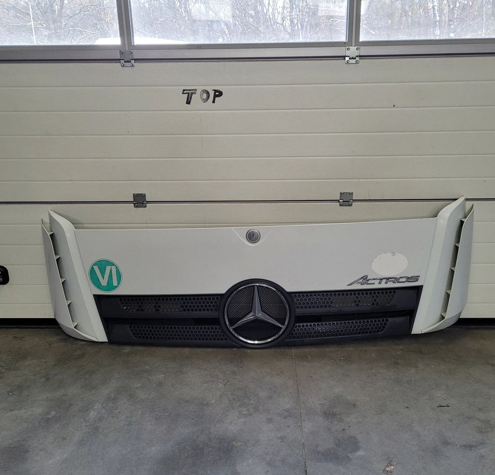 ATRAPA MASKA ACTROS MP4 SZEROKA KABINA ORYGINAŁ - Kapota pro Nákladní auto: obrázek 1 ATRAPA MASKA ACTROS MP4 SZEROKA KABINA ORYGINAŁ - Kapota pro Nákladní auto: obrázek 1