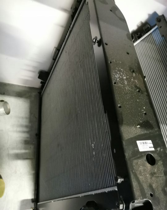 Chłodnice CHŁODNICA MAN TGS MEHLE 81.06100-6873 - Chladič pro Nákladní auto: obrázek 1 Chłodnice CHŁODNICA MAN TGS MEHLE 81.06100-6873 - Chladič pro Nákladní auto: obrázek 1