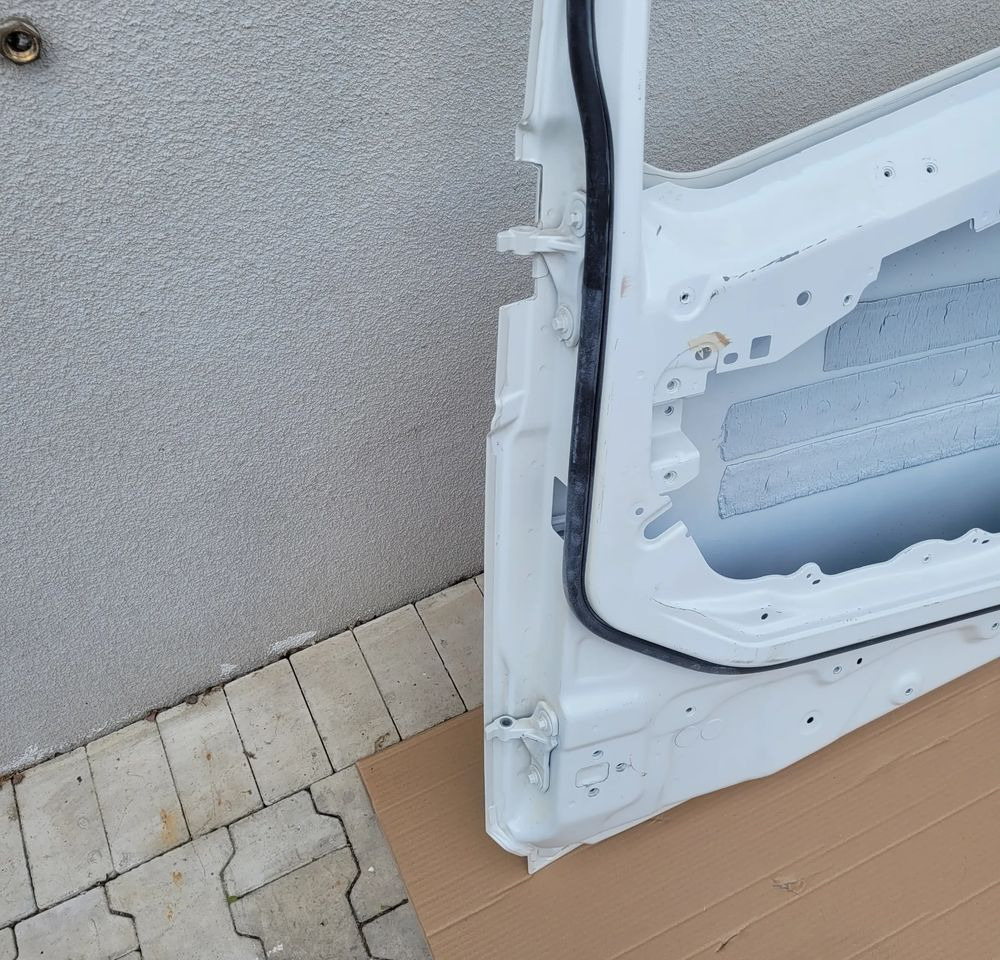 DRZWI PRAWE VOLVO FH4 ORYGINAŁ CHWALIM116 - Dveře a díly pro Nákladní auto: obrázek 4 DRZWI PRAWE VOLVO FH4 ORYGINAŁ CHWALIM116 - Dveře a díly pro Nákladní auto: obrázek 4