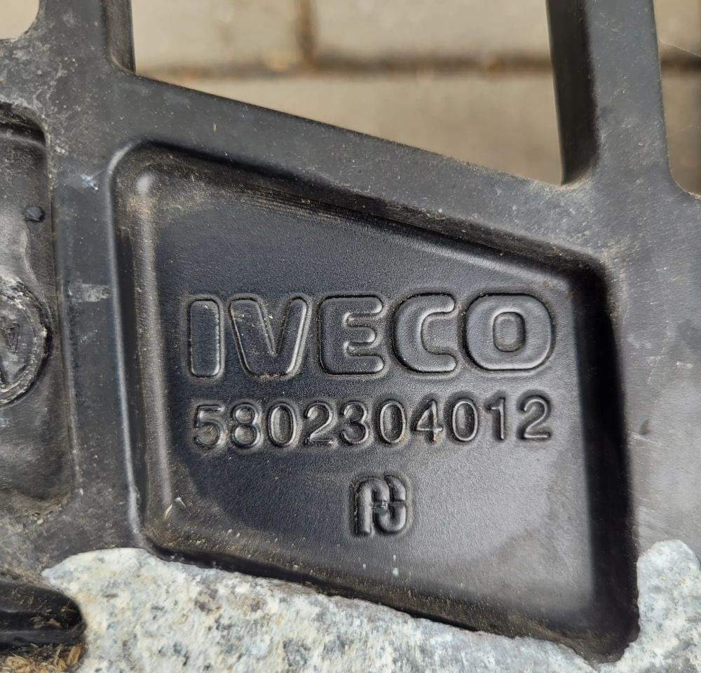 GRILL ŁAWKA MOCOWANIE IVECO S WAY 5802304012 CHWALIM116 - Mřížka pro Nákladní auto: obrázek 2 GRILL ŁAWKA MOCOWANIE IVECO S WAY 5802304012 CHWALIM116 - Mřížka pro Nákladní auto: obrázek 2