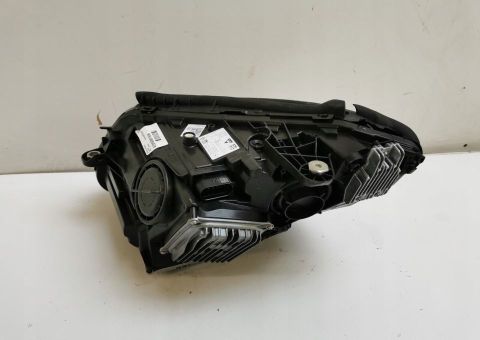 LAMPA PRZÓD MERCEDES C KLASA A 205 9061606 LIFT - Světlomet: obrázek 4 LAMPA PRZÓD MERCEDES C KLASA A 205 9061606 LIFT - Světlomet: obrázek 4