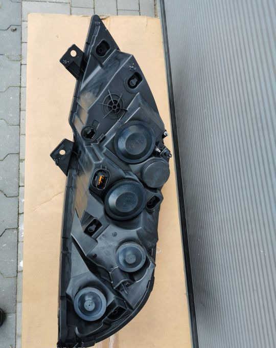 LAMPA RENAULT MASTER 3 LH 1ER010117-09 NOWY ORYG. - Světlomet: obrázek 2 LAMPA RENAULT MASTER 3 LH 1ER010117-09 NOWY ORYG. - Světlomet: obrázek 2