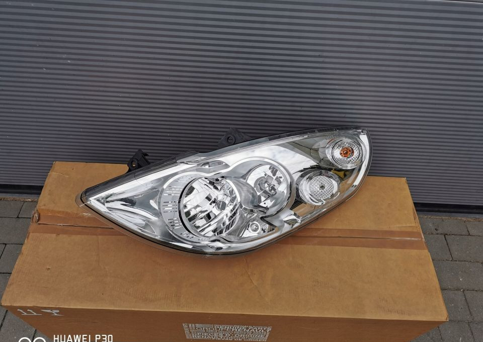 LAMPA RENAULT MASTER 3 LH 1ER010117-09 NOWY ORYG. - Světlomet: obrázek 1 LAMPA RENAULT MASTER 3 LH 1ER010117-09 NOWY ORYG. - Světlomet: obrázek 1