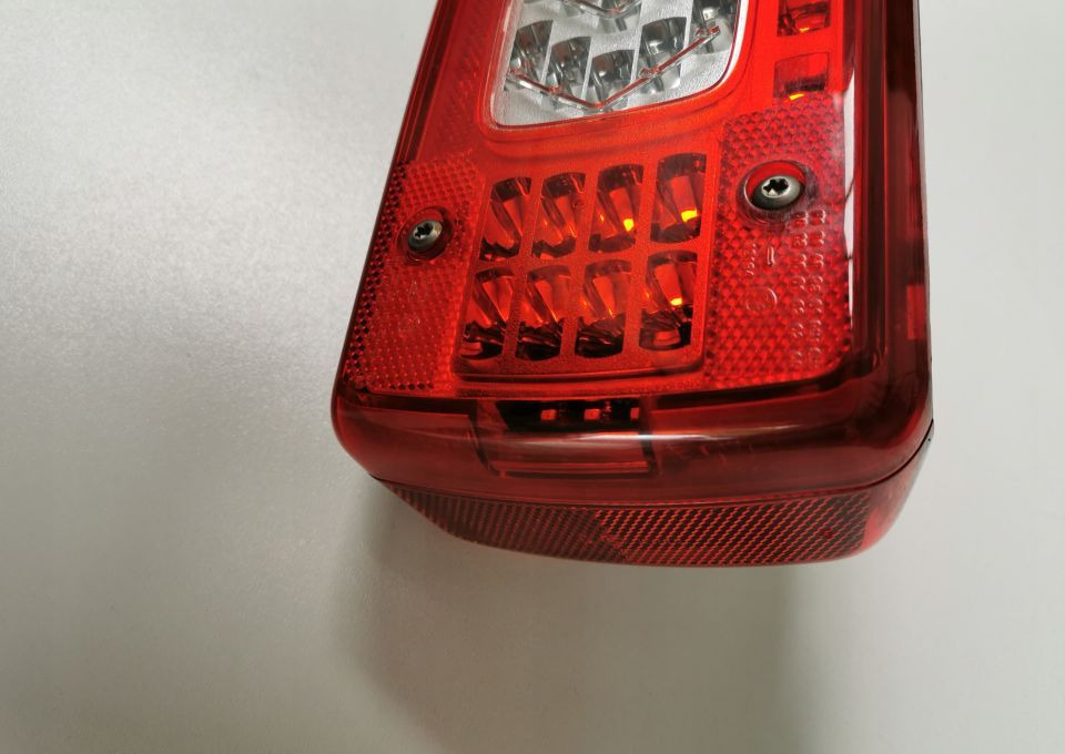 LAMPA TYL VOLVO FMX FM LED RH. ORYGINAŁ - Zádní svítilna pro Nákladní auto: obrázek 2 LAMPA TYL VOLVO FMX FM LED RH. ORYGINAŁ - Zádní svítilna pro Nákladní auto: obrázek 2