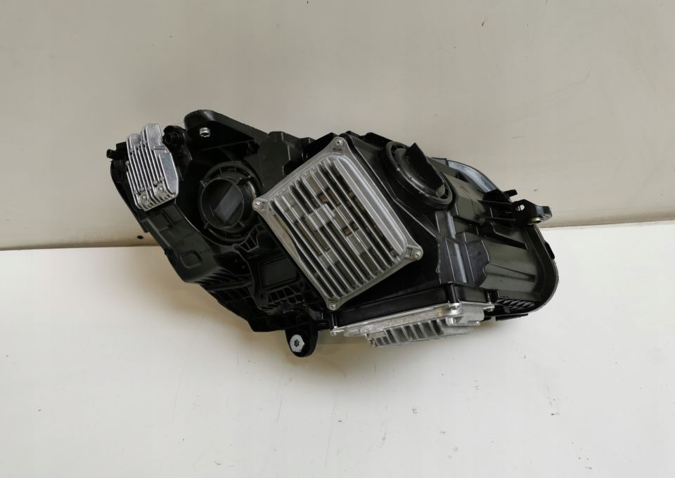 Lampa Mercedes c klasa - Světlo/ Osvětlení pro Nákladní auto: obrázek 2 Lampa Mercedes c klasa - Světlo/ Osvětlení pro Nákladní auto: obrázek 2