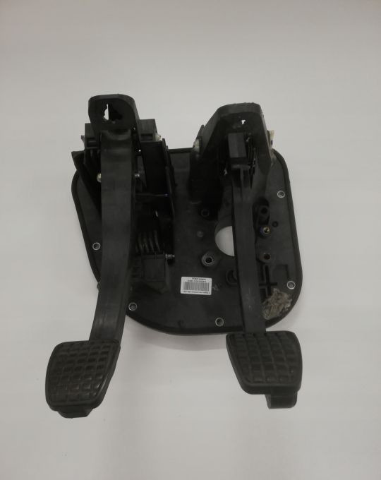 MOCOWANIE PODSTAWA PEDAŁÓW IVECO DAILY 5801482032 - Pedál pro Dodávka: obrázek 1 MOCOWANIE PODSTAWA PEDAŁÓW IVECO DAILY 5801482032 - Pedál pro Dodávka: obrázek 1