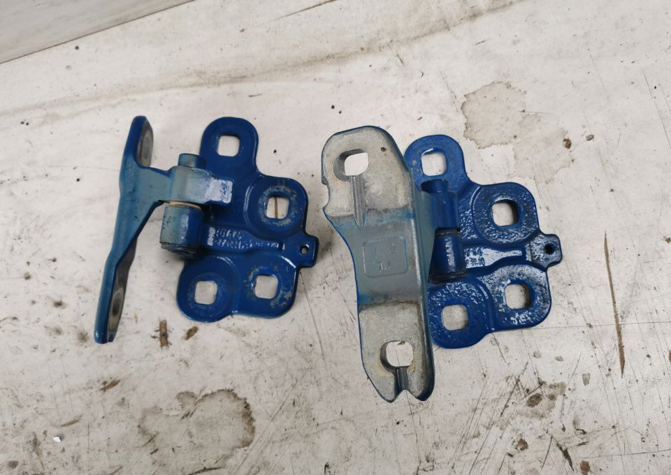 ZAWIASY DRZWI VOLVO FH4 RH. 2SZT. - Dveře a díly pro Nákladní auto: obrázek 1 ZAWIASY DRZWI VOLVO FH4 RH. 2SZT. - Dveře a díly pro Nákladní auto: obrázek 1