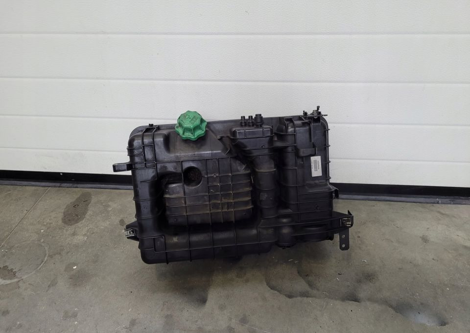 ZBIORNIK WYRÓWNAWCZY MERCEDES ACTROS A9605014203 - Expanzní nádobka pro Nákladní auto: obrázek 1 ZBIORNIK WYRÓWNAWCZY MERCEDES ACTROS A9605014203 - Expanzní nádobka pro Nákladní auto: obrázek 1