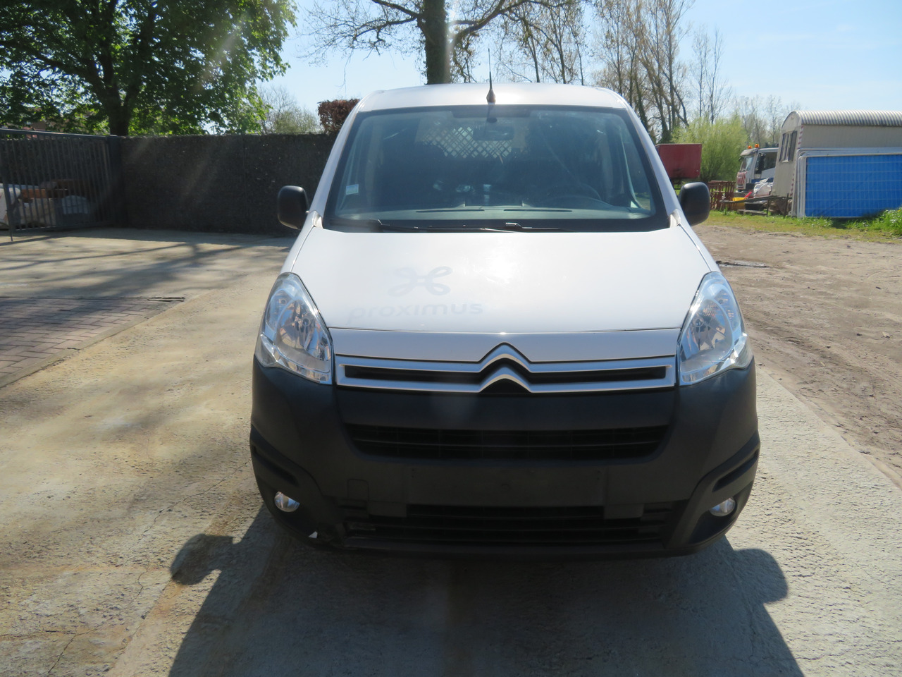 CITROËN Berlingo 1.6 BlueHDi CLUB - Furgon: obrázek 2 CITROËN Berlingo 1.6 BlueHDi CLUB - Furgon: obrázek 2