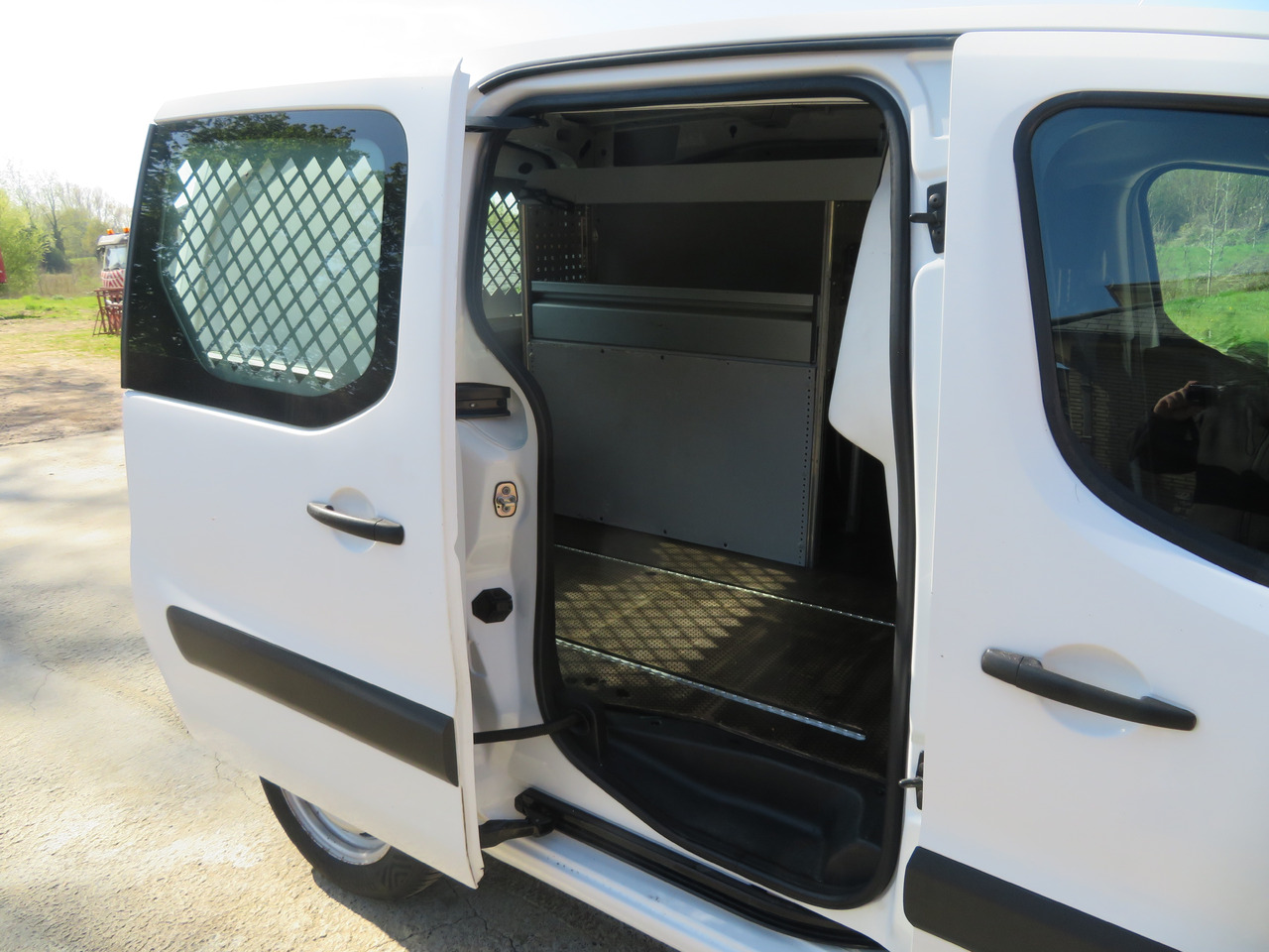 Furgon CITROËN Berlingo 1.6 BlueHDi CLUB: obrázek 9 Furgon CITROËN Berlingo 1.6 BlueHDi CLUB: obrázek 9