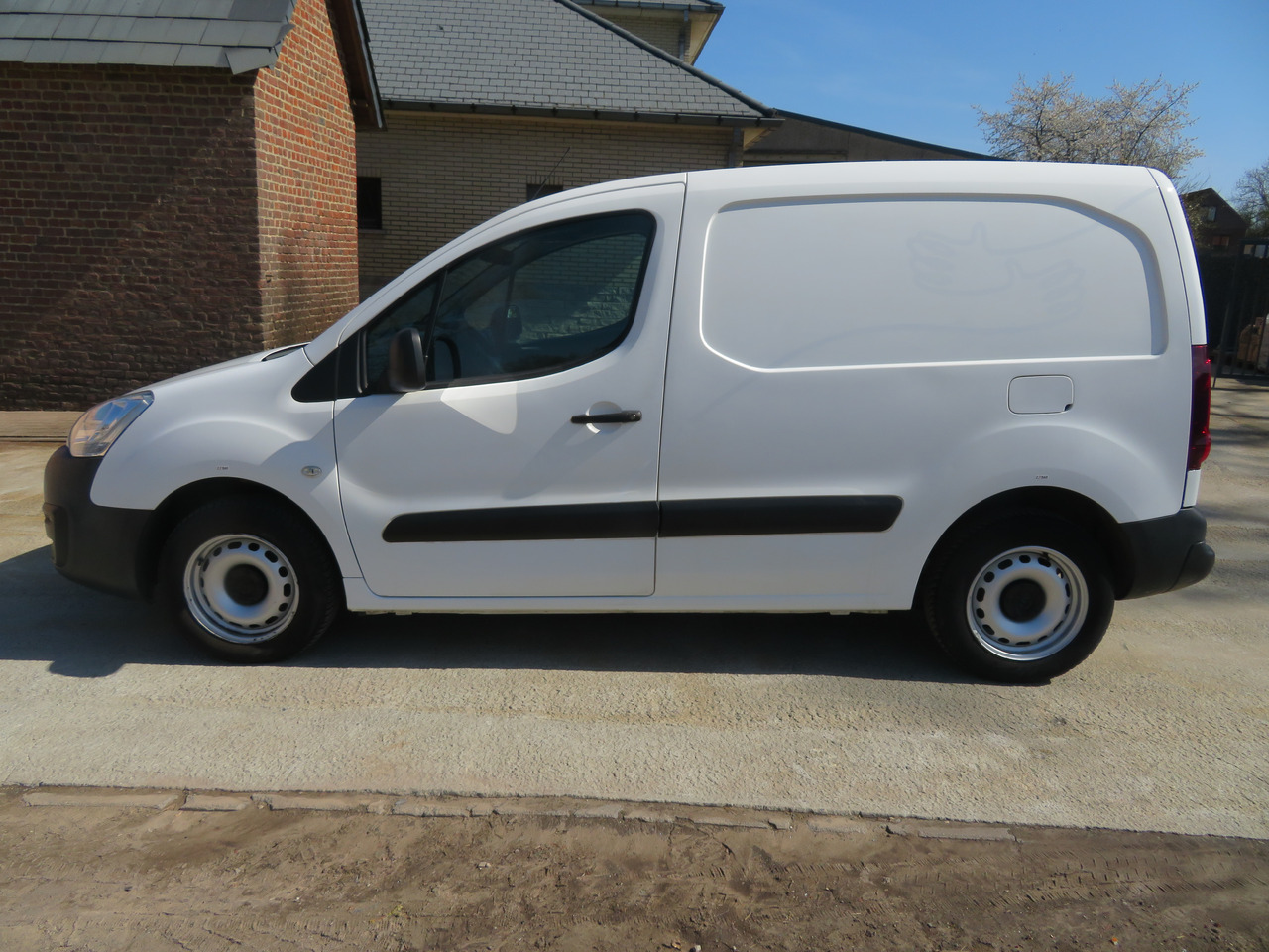 CITROËN Berlingo 1.6 BlueHDi CLUB - Furgon: obrázek 4 CITROËN Berlingo 1.6 BlueHDi CLUB - Furgon: obrázek 4