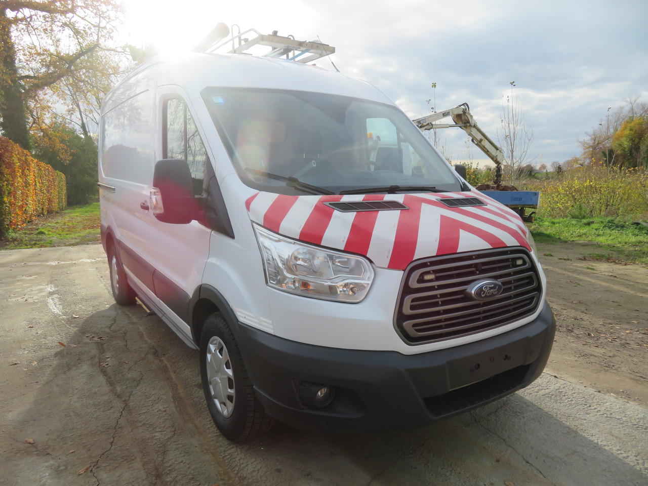 Ford Transit 2.0TDCi - L2H2 - Furgon: obrázek 1 Ford Transit 2.0TDCi - L2H2 - Furgon: obrázek 1
