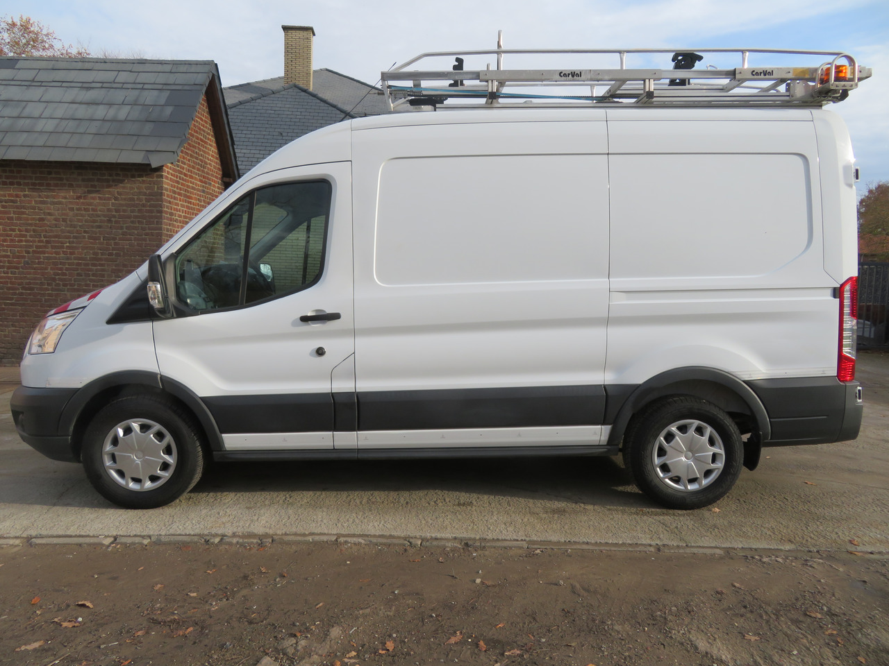 Ford Transit 2.0TDCi - L2H2 - Furgon: obrázek 4 Ford Transit 2.0TDCi - L2H2 - Furgon: obrázek 4